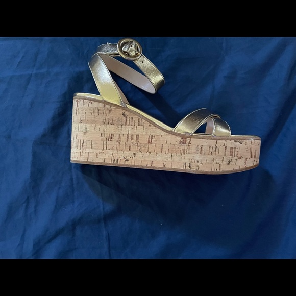 Gianvito Rossi Gold Wedges - Picture 8 of 11